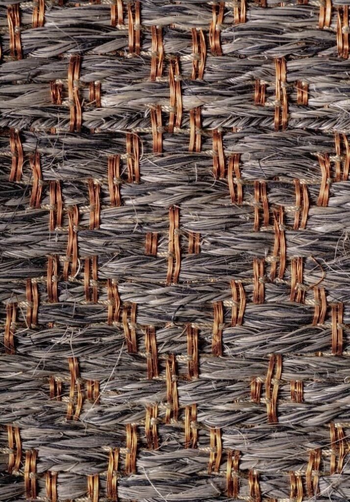 Muestra de tapete tejido en fique + cobre