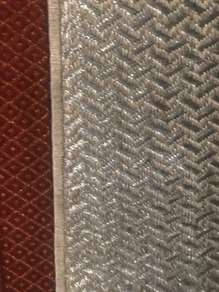 Muestra de tapete tejido en fique + seda